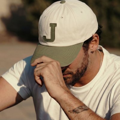Caps - Gårda Letter Cap 'J' (krem/mosegrønn)