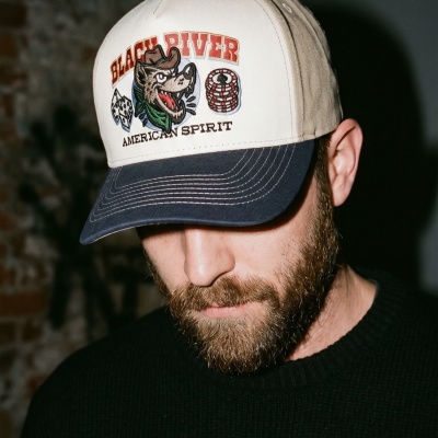 Caps - Black River Gambler Cotton Cap (off-white/beige/marineblå)