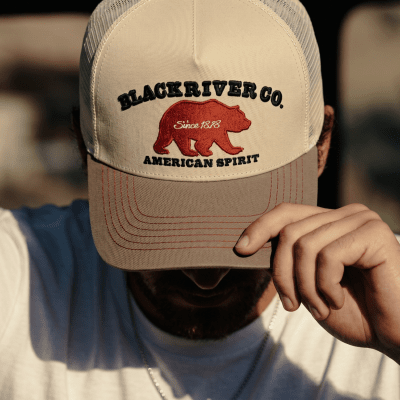 Caps - Black River Bear Trucker (krem/beige)