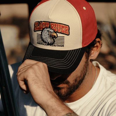 Caps - Black River Falcon Cotton Cap (krem/rød/svart)