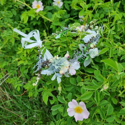 Blomsterkrans - Gårda Linnea Flowerband (flerfarget)