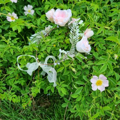 Blomsterkrans - Gårda Sireli Flowerband (flerfarget)