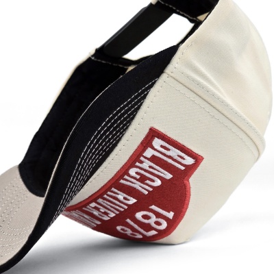 Caps - Black River Louisville Cotton Snapback (offwhite/svart)