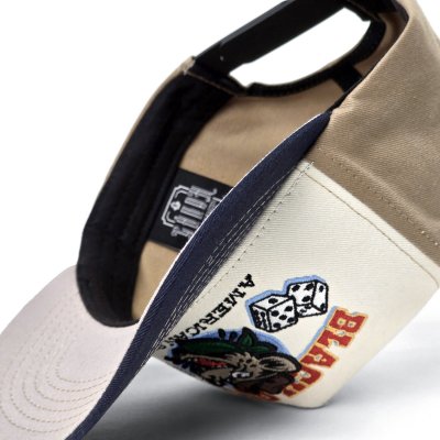 Caps - Black River Gambler Trucker (off-white/beige/marineblå)