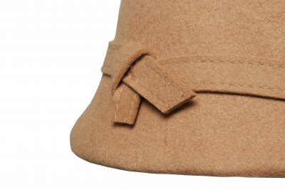 Hatter - Gårda Ofena Wool Cloche (camel)